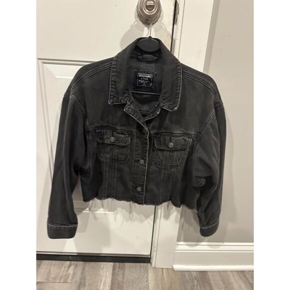 Women's Abercrombie & Fitch Cropped Black Wash Denim Jacket with Buttons - Picture 1 of 6